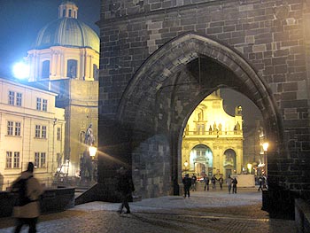 Prague in the dark. (novala) Prague in the dark. (novala)
