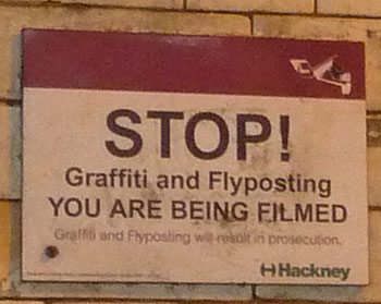 Sign in London. (novala) Sign in London. (novala)