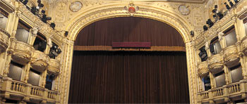Opera Bratislava. (novala) Opera Bratislava. (novala)