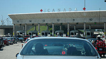 Canadian border-crossing. (novala) Canadian border-crossing. (novala)